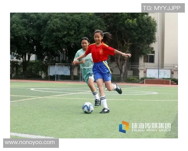 小学体育足球教学设计探索与实践提升学生运动能力与团队合作精神的有效策略